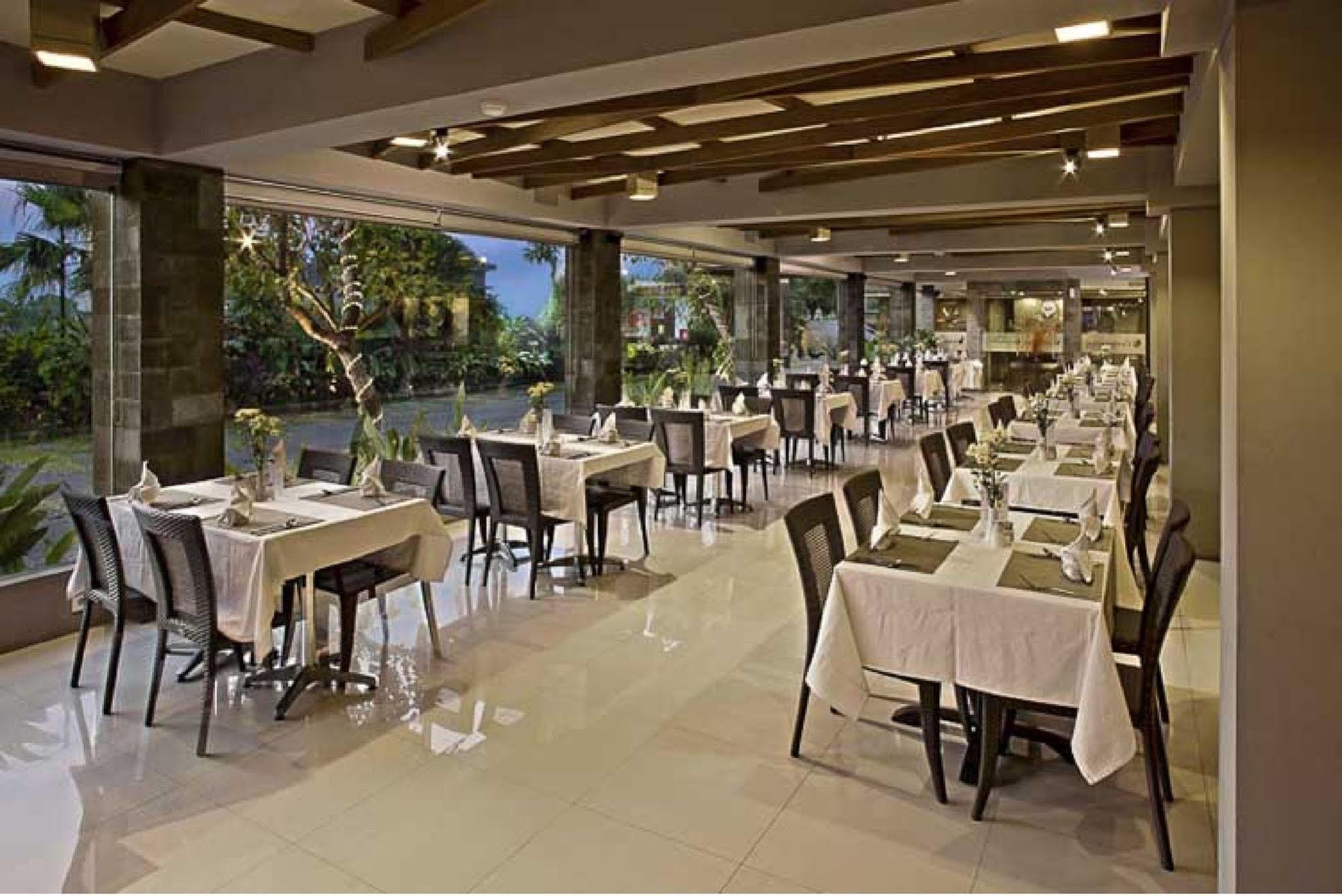 Bloo Bali Hotel Кута Экстерьер фото